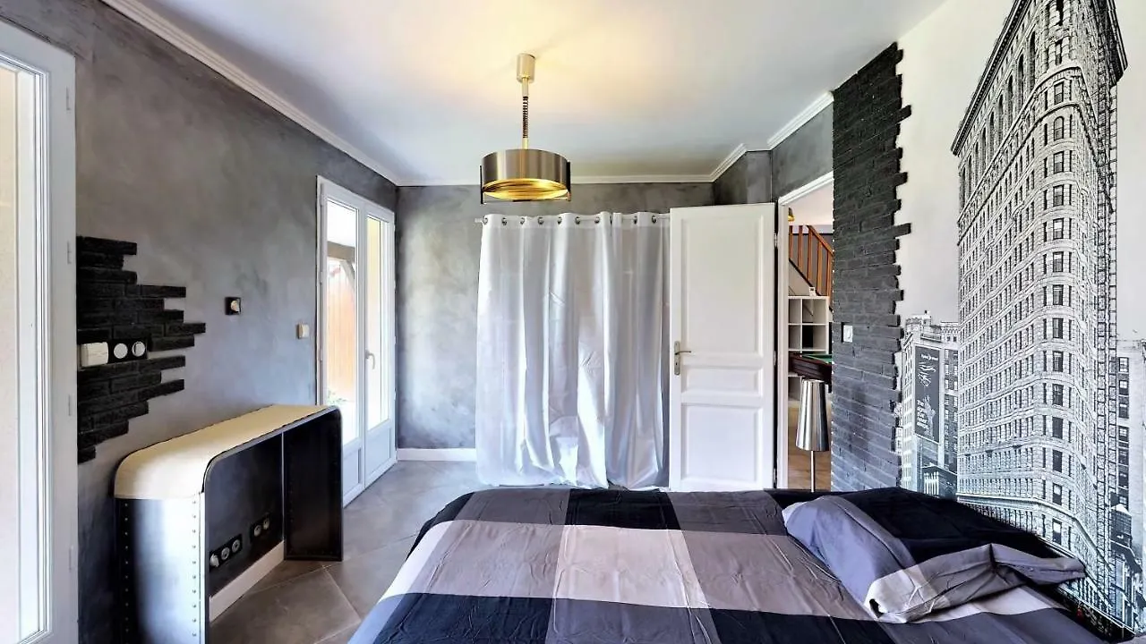 Villa De L'Impasse Des Templiers La Ville-ès-Nonais Francie